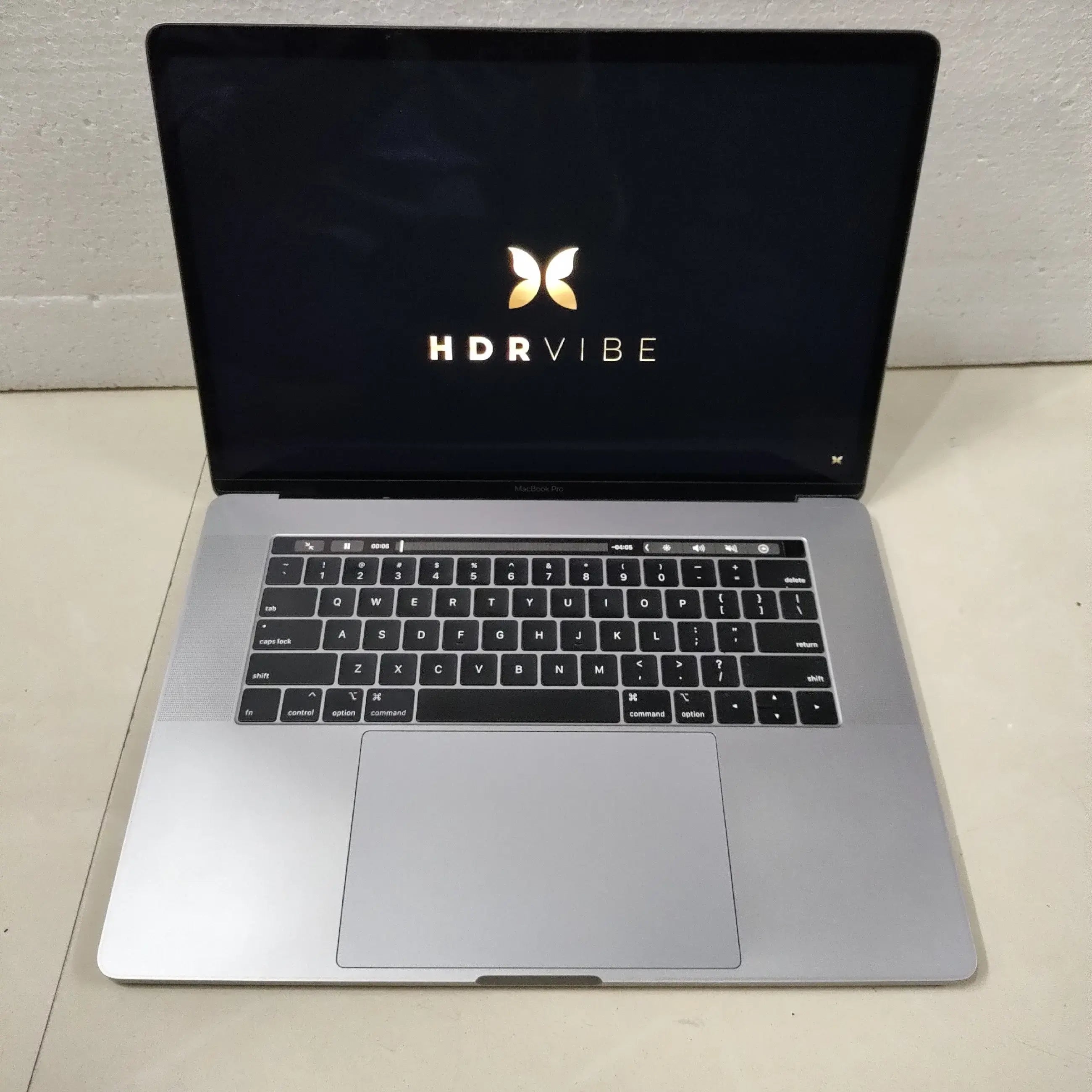 15' - A1990 MacBook Pro COREI9 - 2019 - 16 GB RAM / 512 SSD