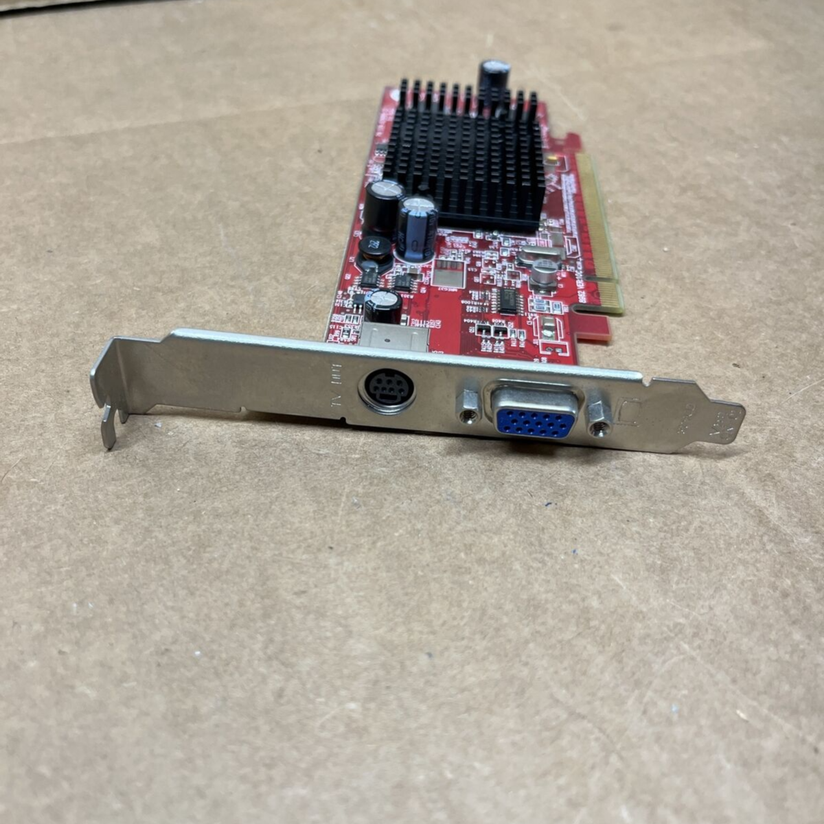 ATI Radeon x3000 64 MB