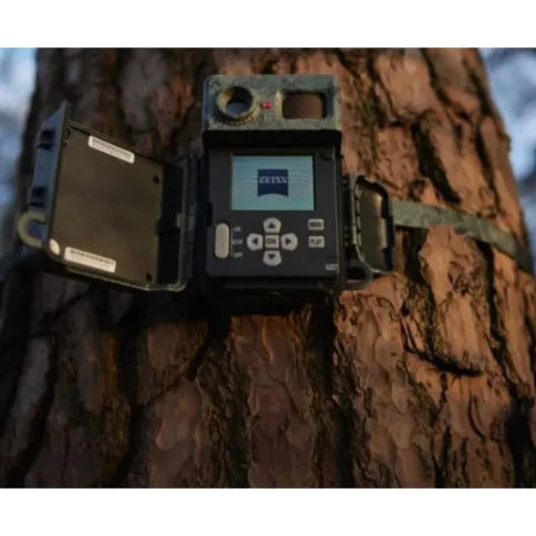 ZEISS Trail Wireless Camera Secacam 7 Classic – 32GB SD Card, Color LCD Display